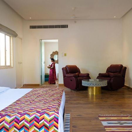 Parijat Private Pool Villa 1, 2 And 3 Bhk Udaipur Exterior photo