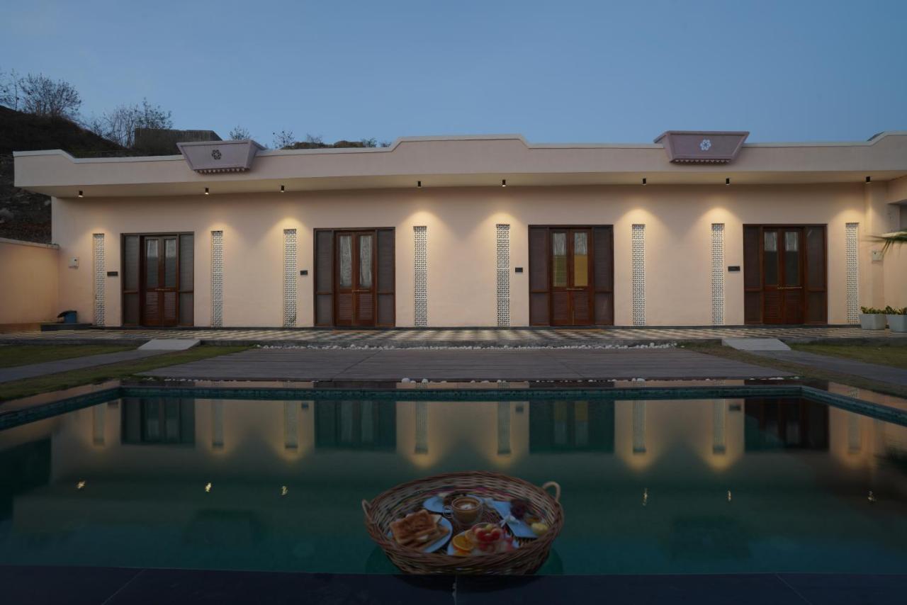 Parijat Private Pool Villa 1, 2 And 3 Bhk Udaipur Exterior photo